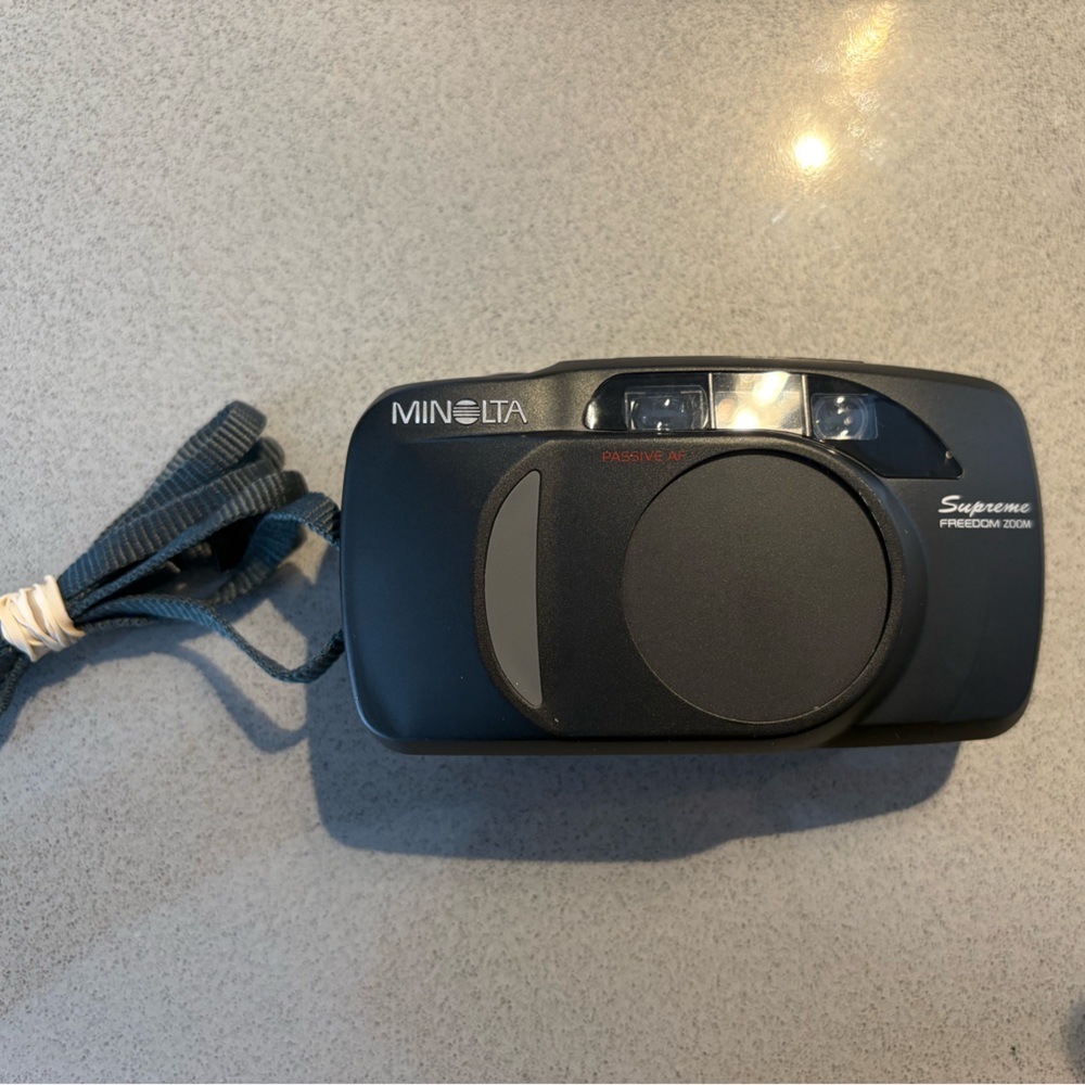 Minolta Supreme Freedom Zoom film camera